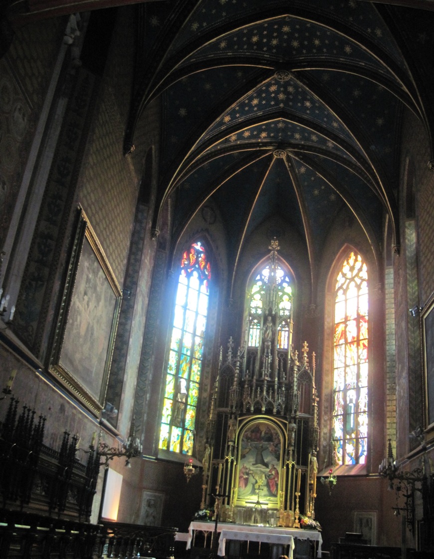 57-Cracovia-Interno in stile gotico della basilica di San Francesco di Assisi con il coro